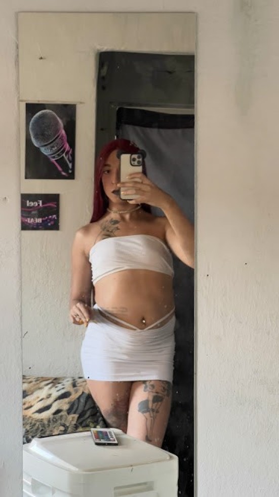 a hot Brazilian trans woman with spicy videos 😚